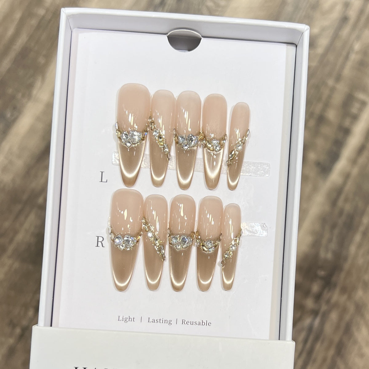 Elegantes Stiletto Press-On Nail Set mit Rhinestones-Design Brehn