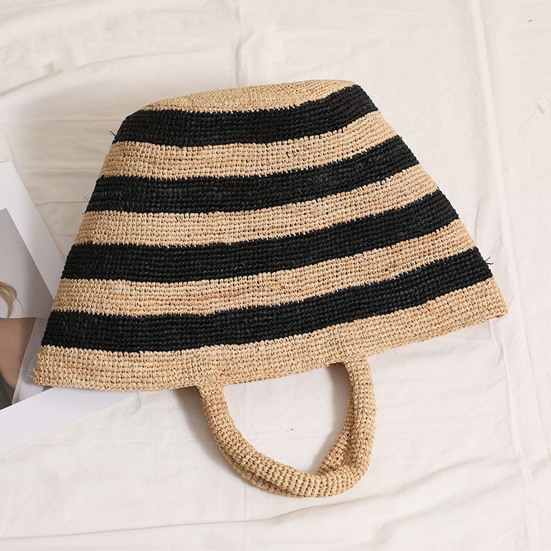 Geflochtene Strandtasche mit Modernem Streifenmuster Brehn