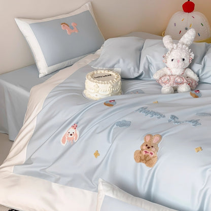 Baumwoll-Satin Applikation Hase Bettbezug Set mit Kontrastbordüre und Dekokissenbezügen