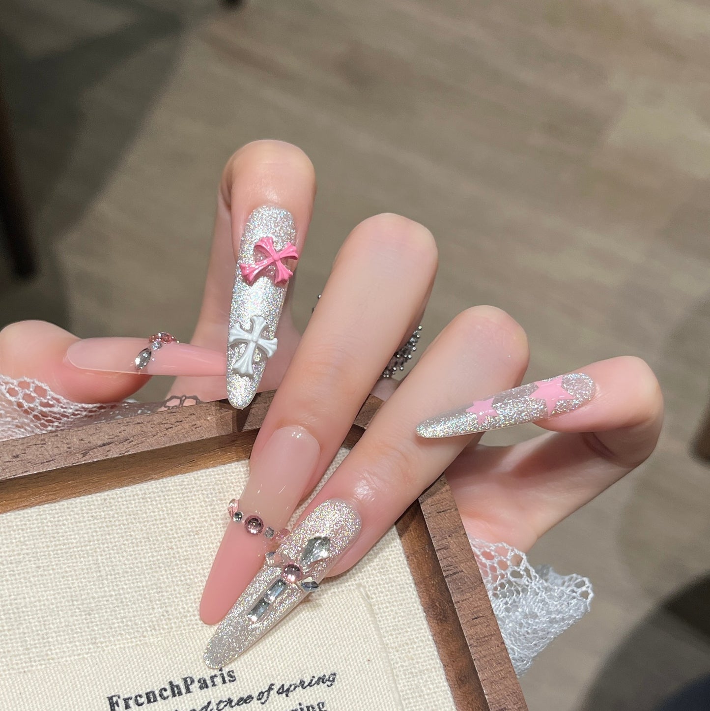 Luxus Themed Press-On Nageldesigns Brehn