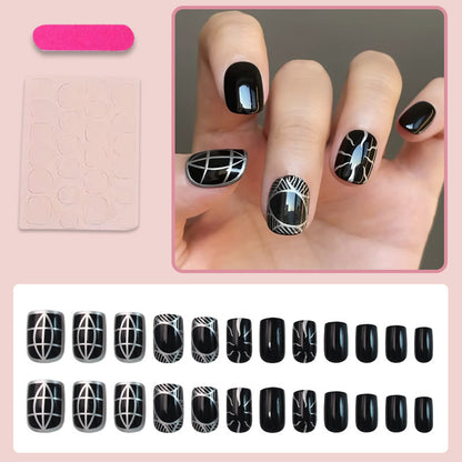 Kunstnagelset mit geometrischem Design Brehn
