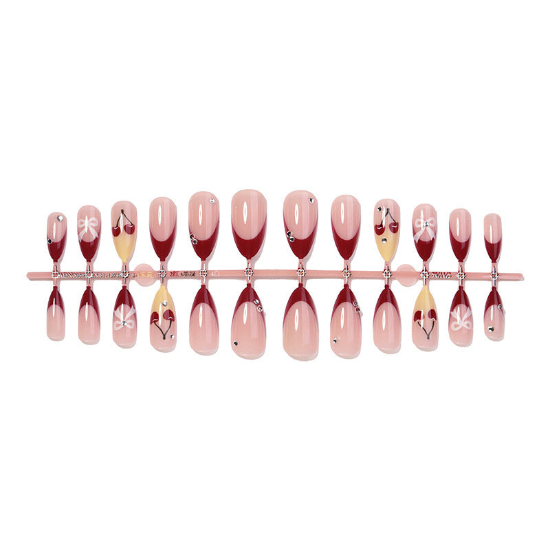 Designer Kunstnagelset mit elegantem Spitzen-Design Brehn