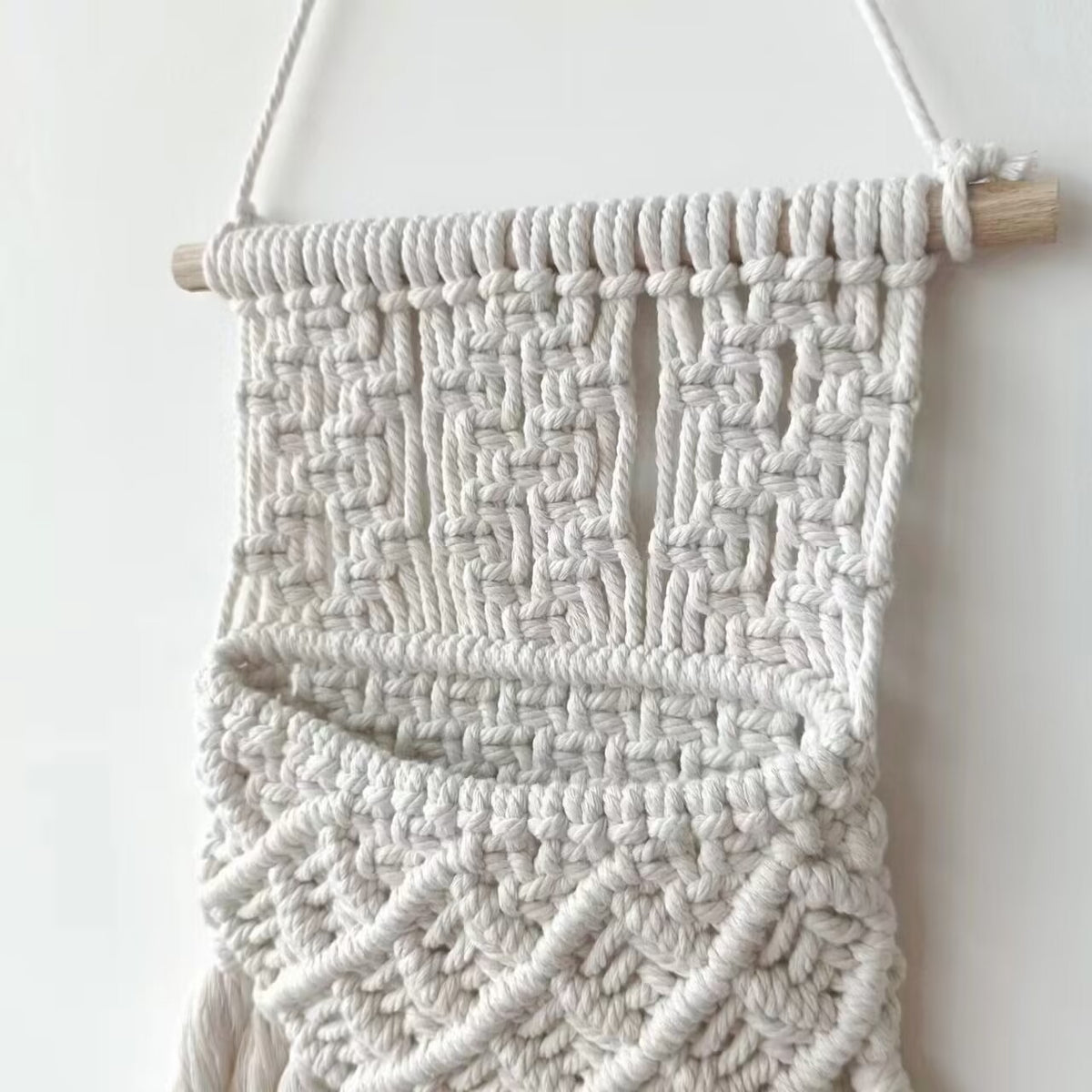 Wandmontierter Macramé Pflanzer Brehn