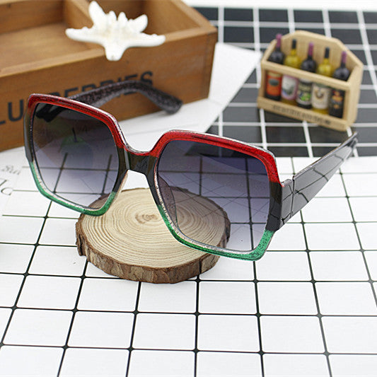 Damen extravagante quadratische Sonnenbrille mit einzigartigem Design Brehn