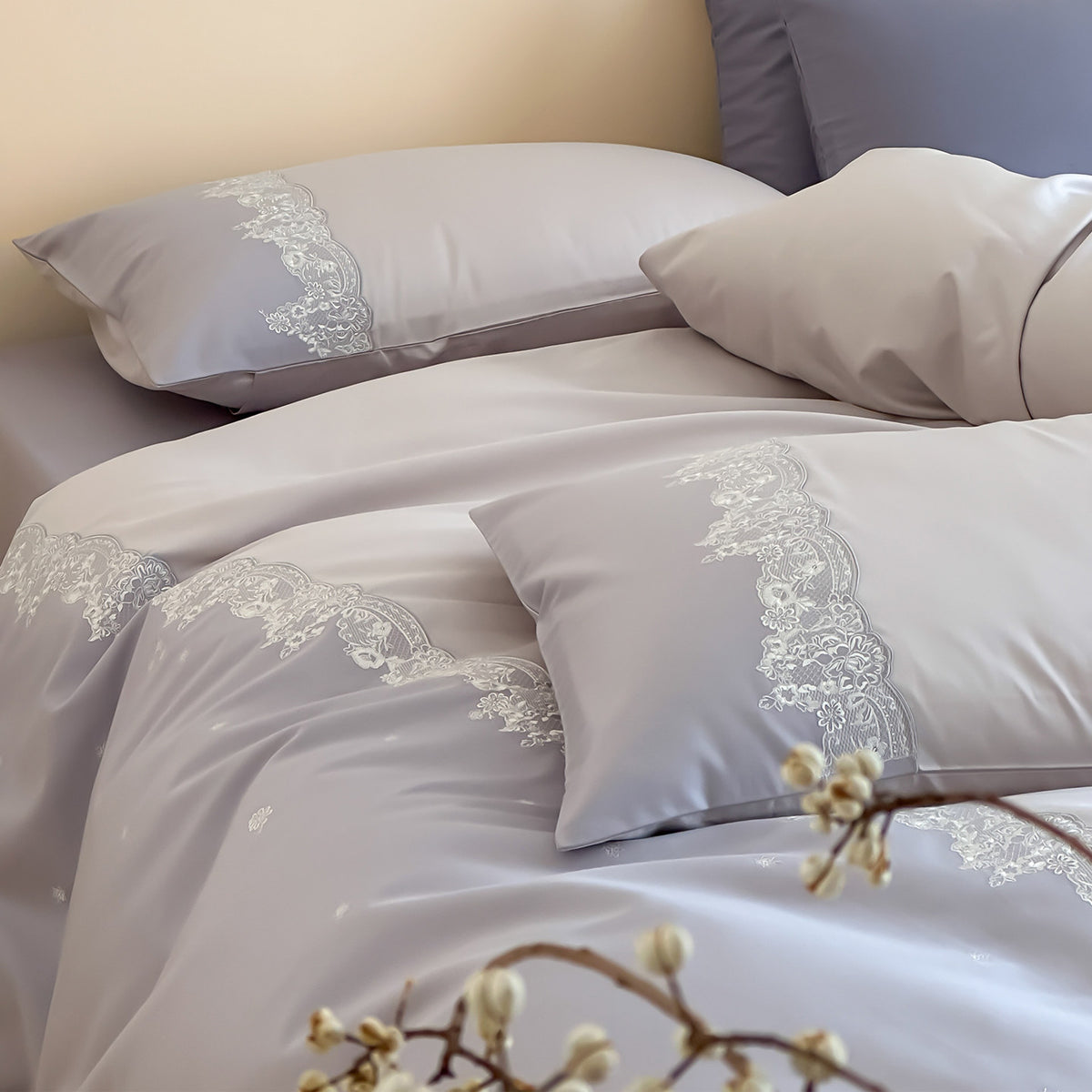Luxuriös gesticktes Satin Bettbezug-Set