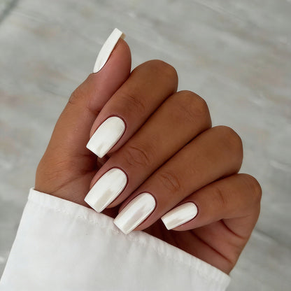 Glänzende Acryl-Nagelveränderungen Brehn