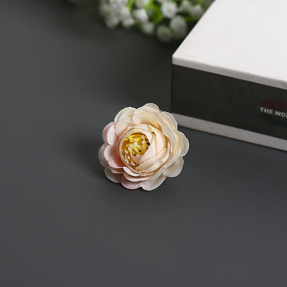 Blumenbrosche für dekorative Zwecke und Anzeige