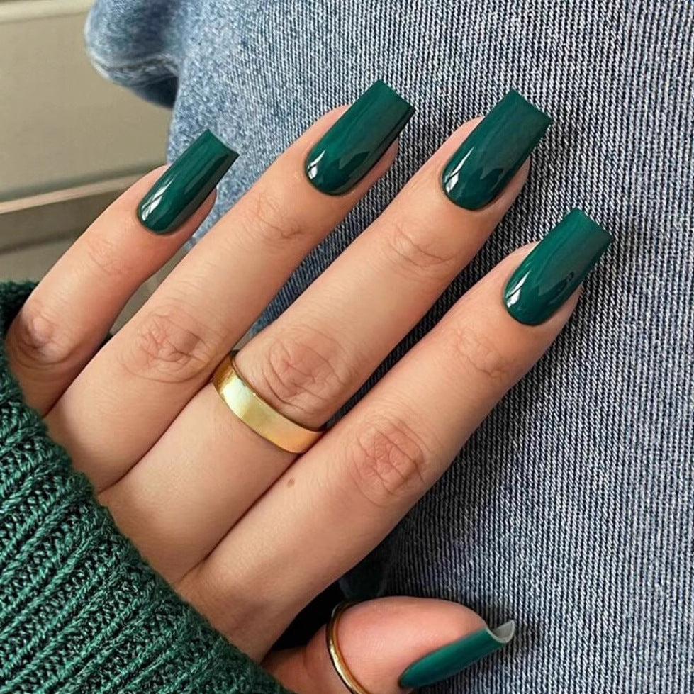 Hochwertiges Kunstnagelset mit glänzenden Finish Brehn