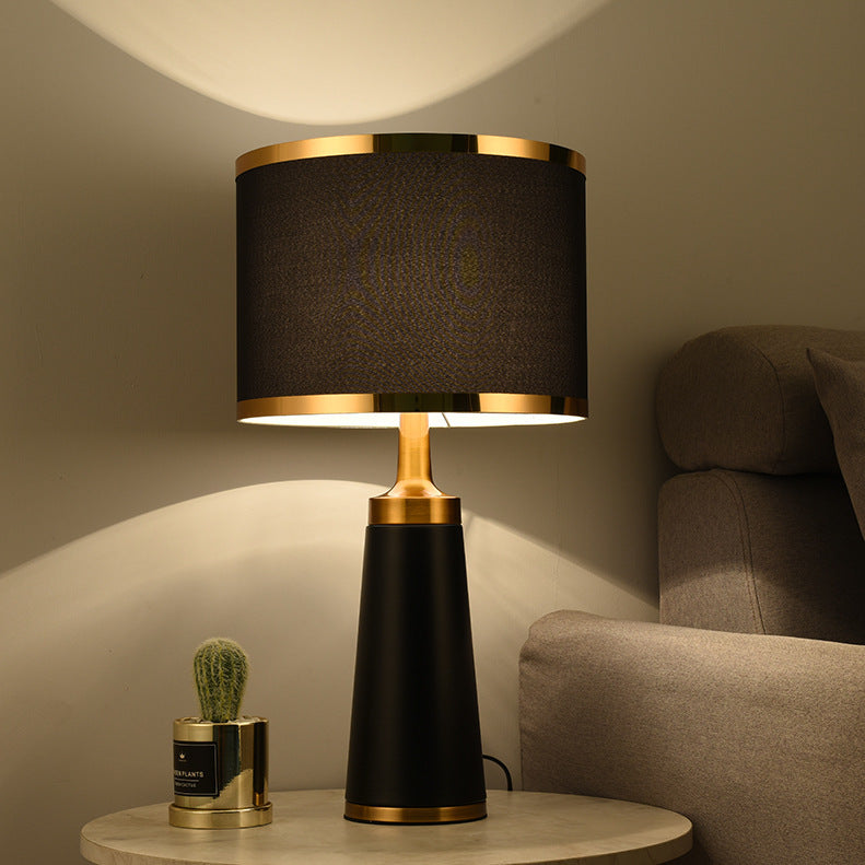 Moderne Gold Akzent Tischlampe
