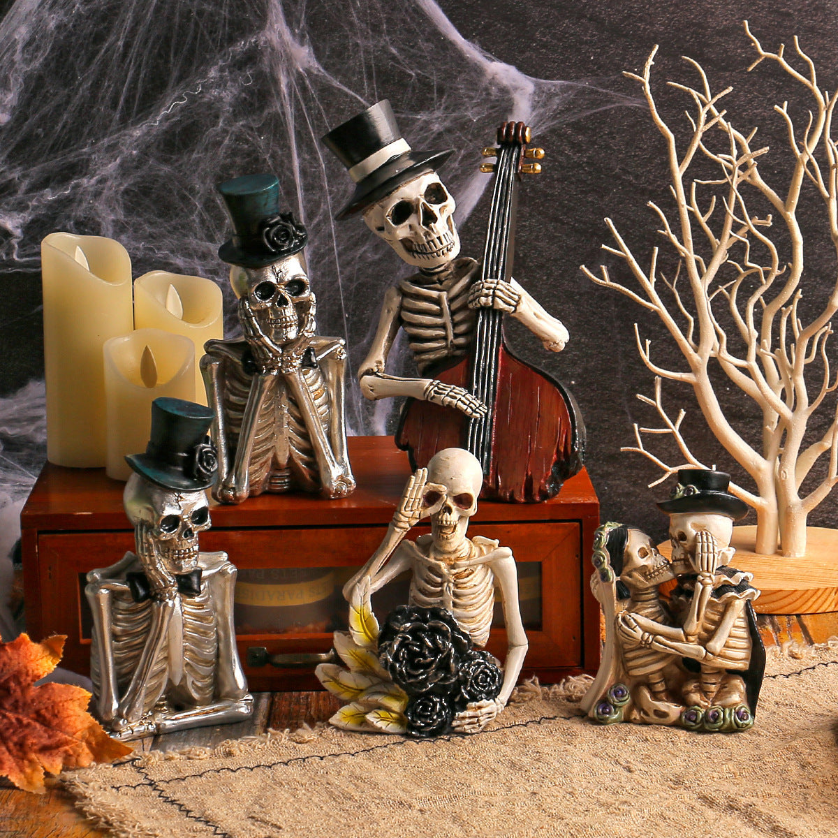 Detaillierte Resin-Halloween-Dekofigur Skelett mit Kontrabass