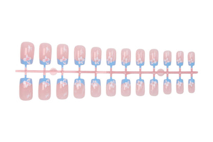 Kunstnagelset mit zarten Blüten-Designs Brehn