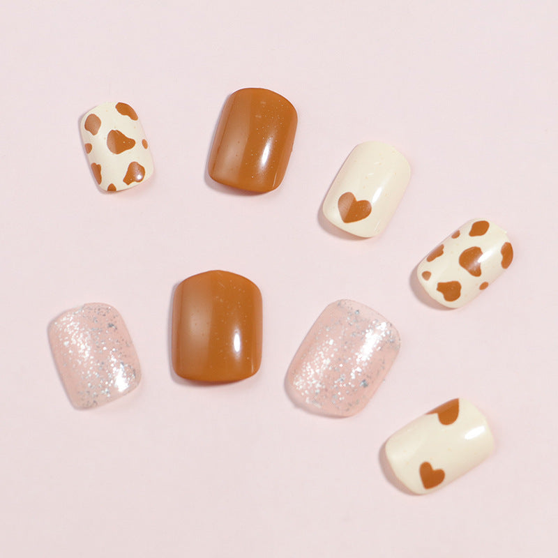 Künstlerisches Press-On-Nagelset mit modernen geometrischen Designs Brehn