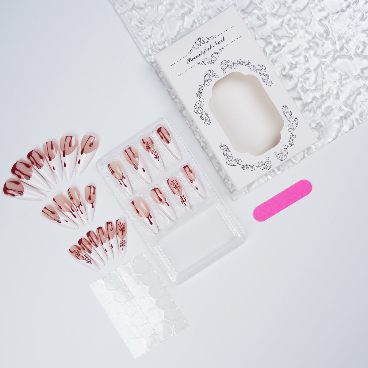 Stylisches Nagelset Brehn