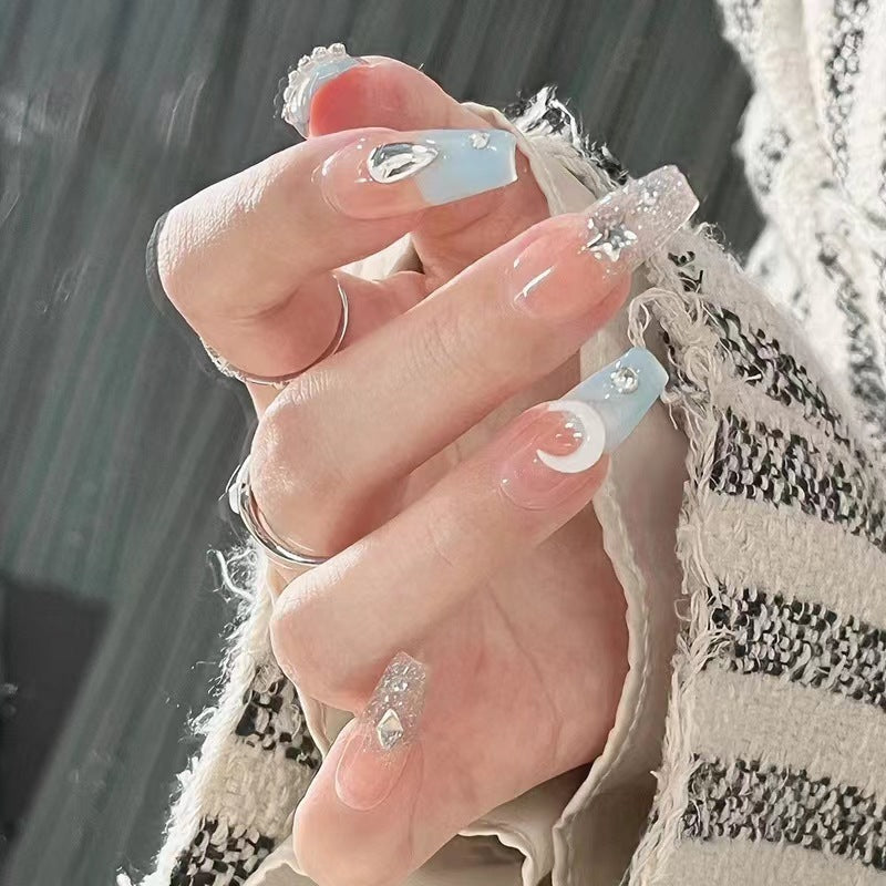 Elegante und Glänzende Nagelkunst Brehn