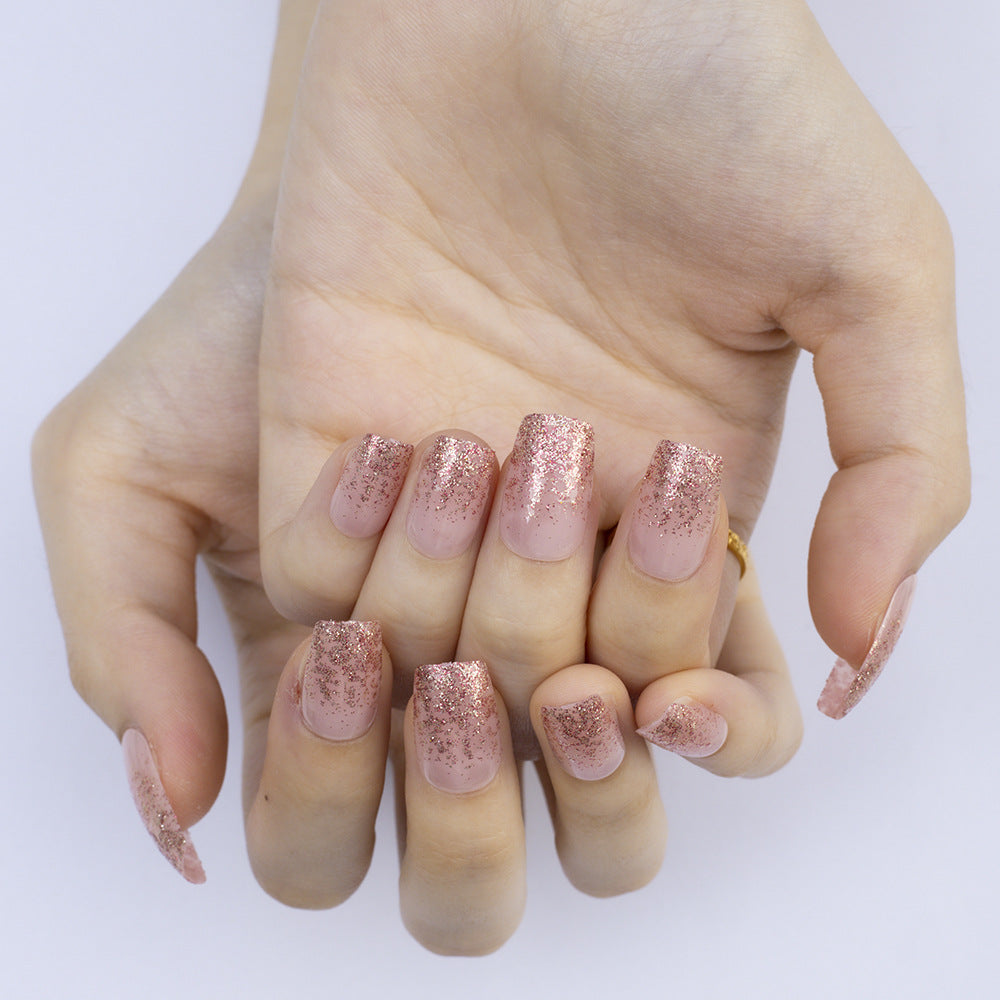 Glitzernde Kunstnägel mit Elegantem Ombre-Effekt Brehn
