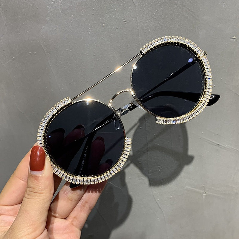Damen glamouröse Sonnenbrille mit funkelndem Kristallrahmen Brehn
