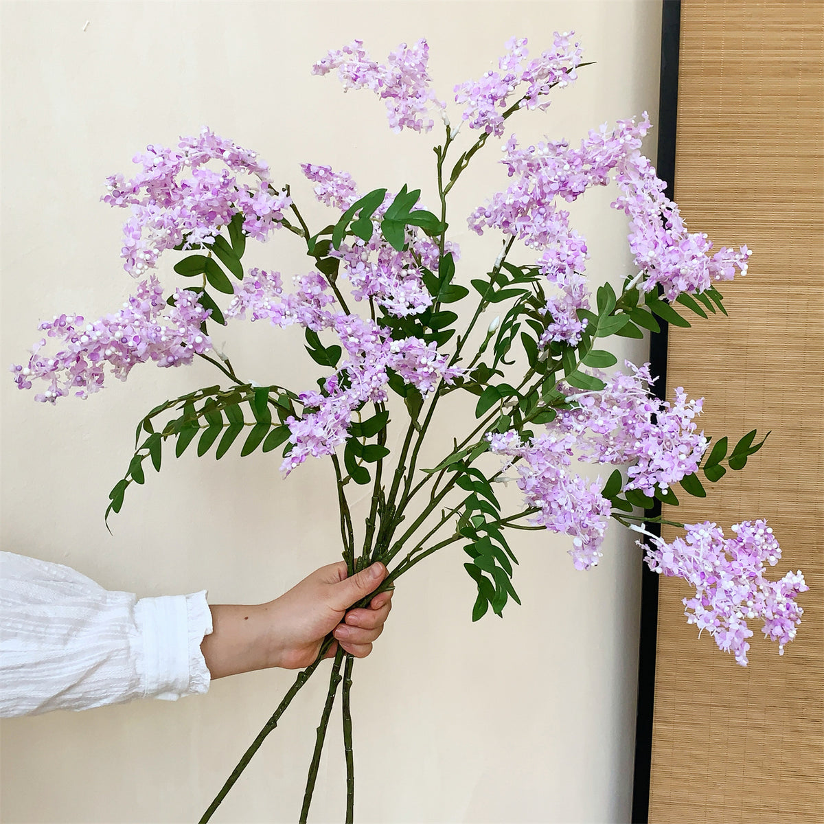 Dekoratives Faux Blumenstrauß