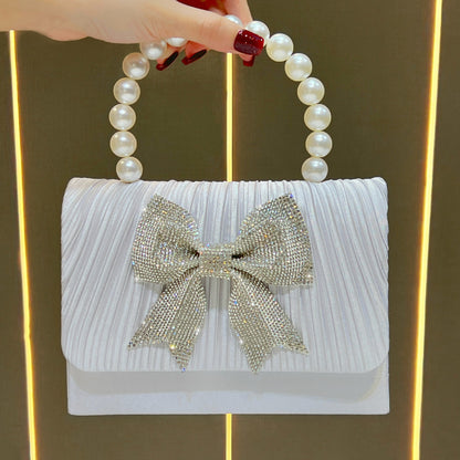 Elegante Abendtasche mit Schleifenverzierung
