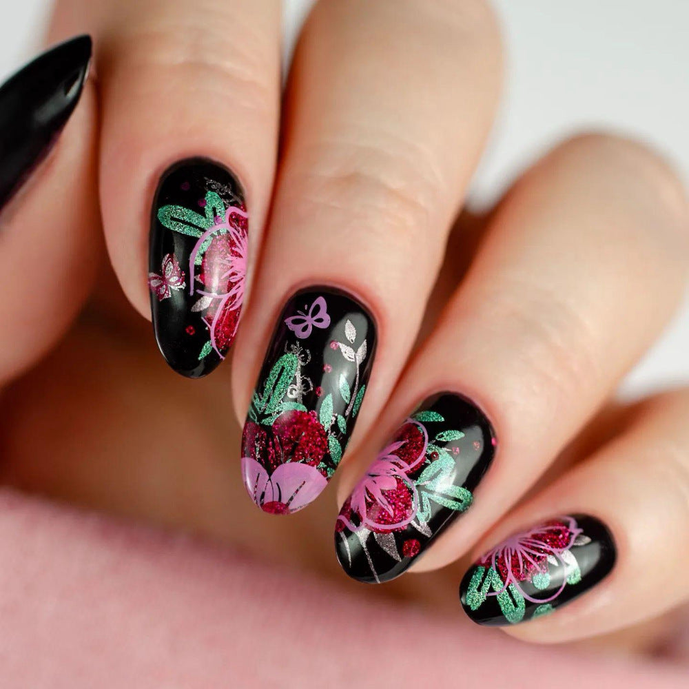 Kunstnägel mit floralen Designs Brehn