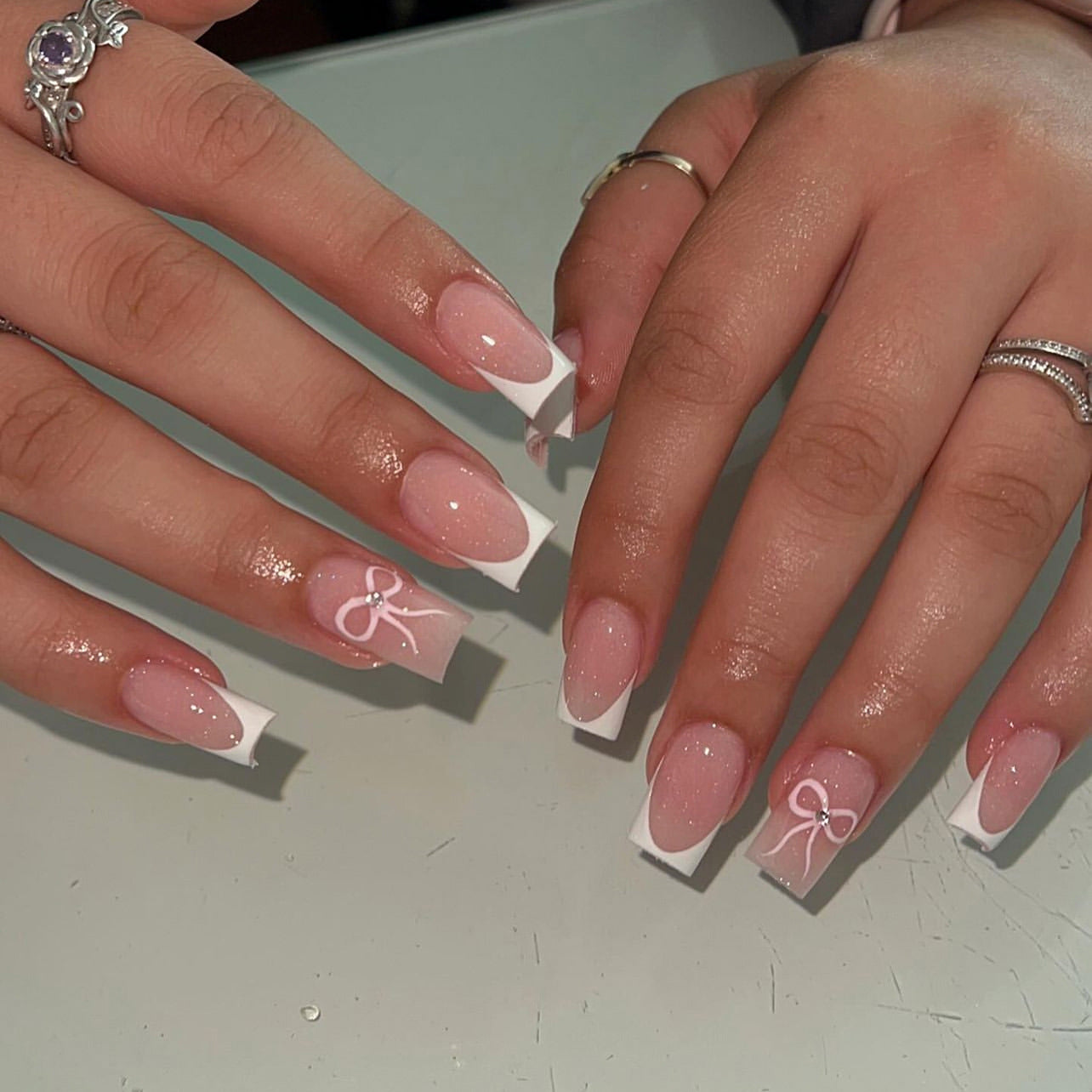 Elegante dekorative Press-On-Nagelerweiterungen Brehn