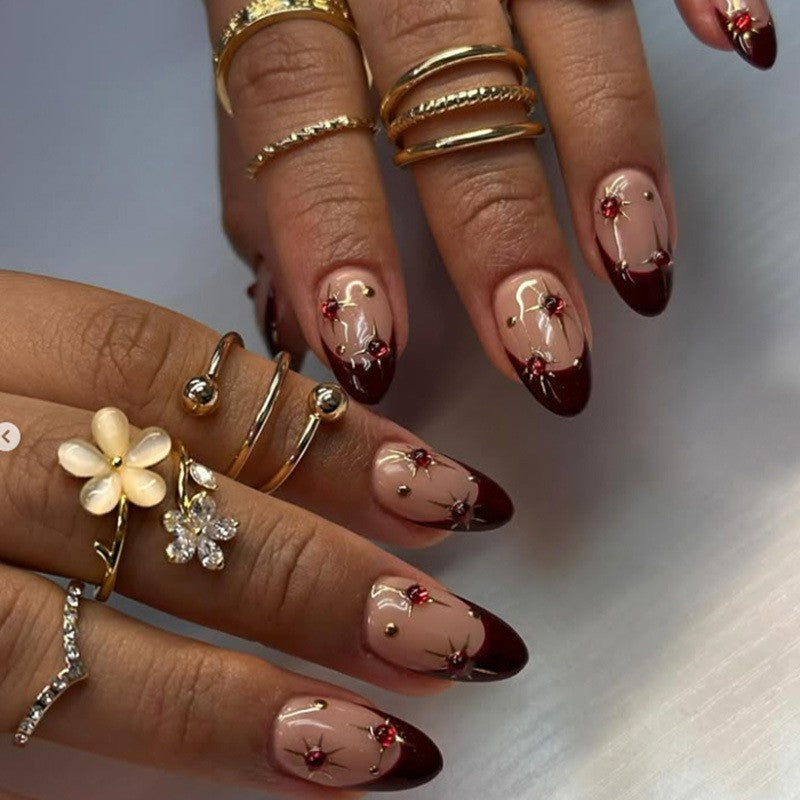 Elegantes Spitzen-Press-On-Nagelset mit dekorativen Akzenten Brehn