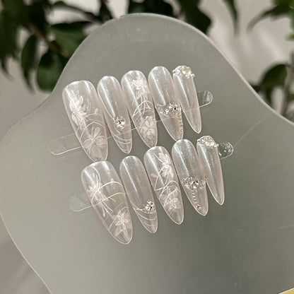 Elegantes florales Muster Press-On-Nagelset