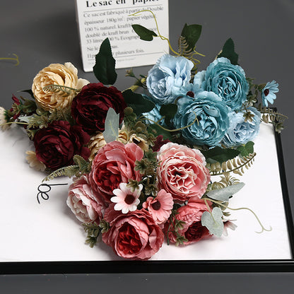 Elegante falsche Blumendekoration