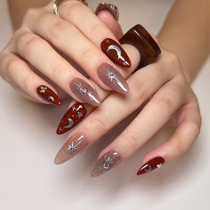 Kunstvolle Nagelverlängerungen im einzigartigen Mond-Design Brehn