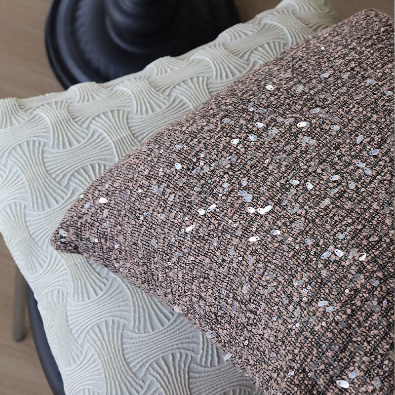 Quadratischer Luxus-Kissenbezug mit glitzernden Pailletten und texturierter Bouclé‑Webung Brehn