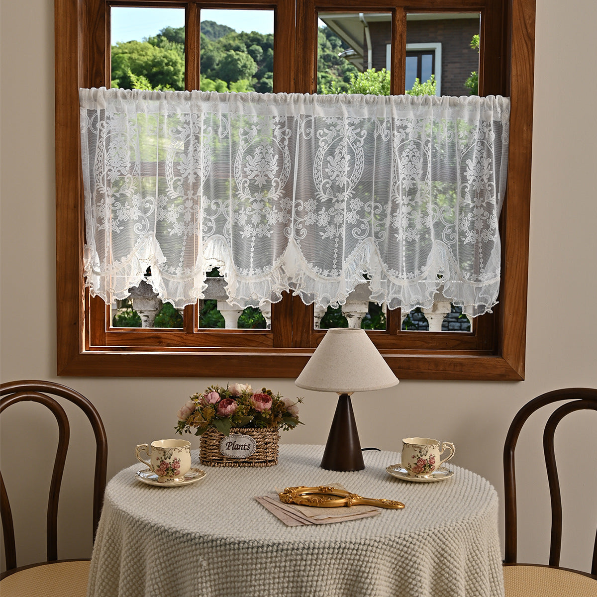 Elegante durchsichtige Spitzenfensterdecke