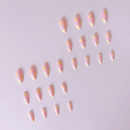 Kunstnagelset mit floralen Akzenten Brehn