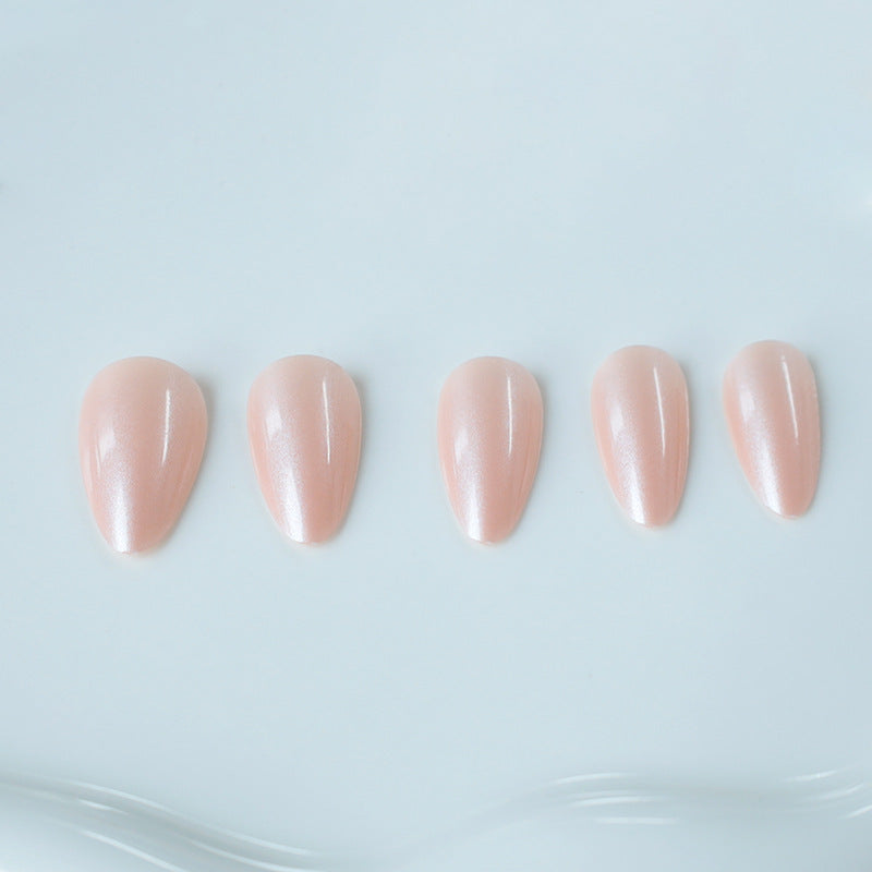 Stylische Nagelverzierung Brehn