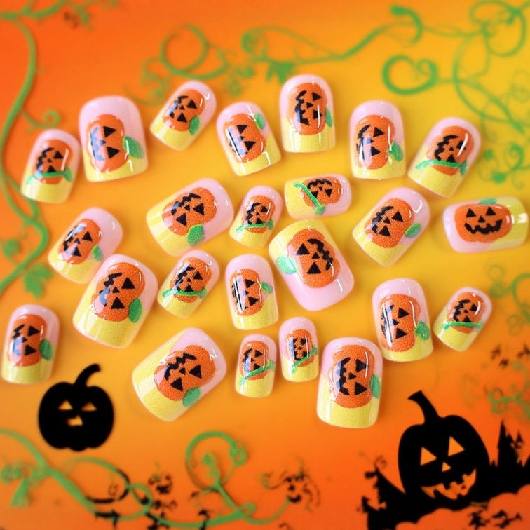 Verspielte Halloween-Kürbis-Nagelkunst Brehn