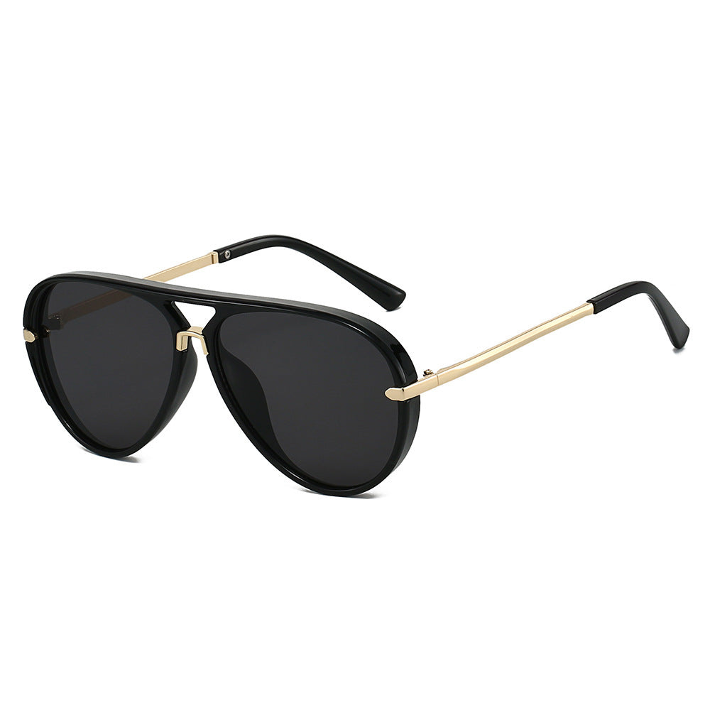 Elegante Aviator-Sonnenbrille mit goldenen Akzenten Brehn