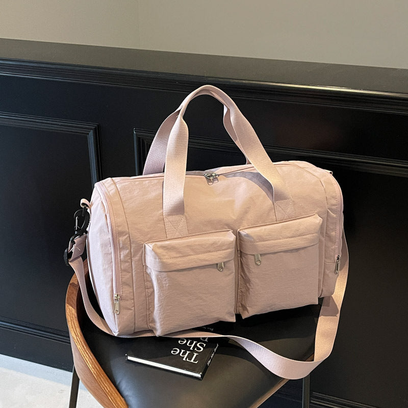 Vielseitige Sport-Reise-Duffletasche mit Mehrfachtaschen-Design Brehn