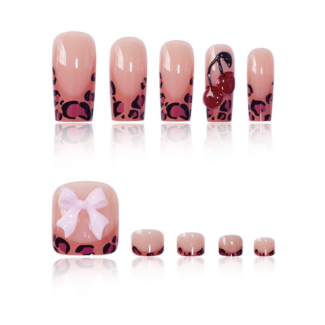 Künstlerische Nagelkunst Brehn