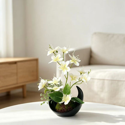Lebensechte Blumenarrangements für die Innenausstellung