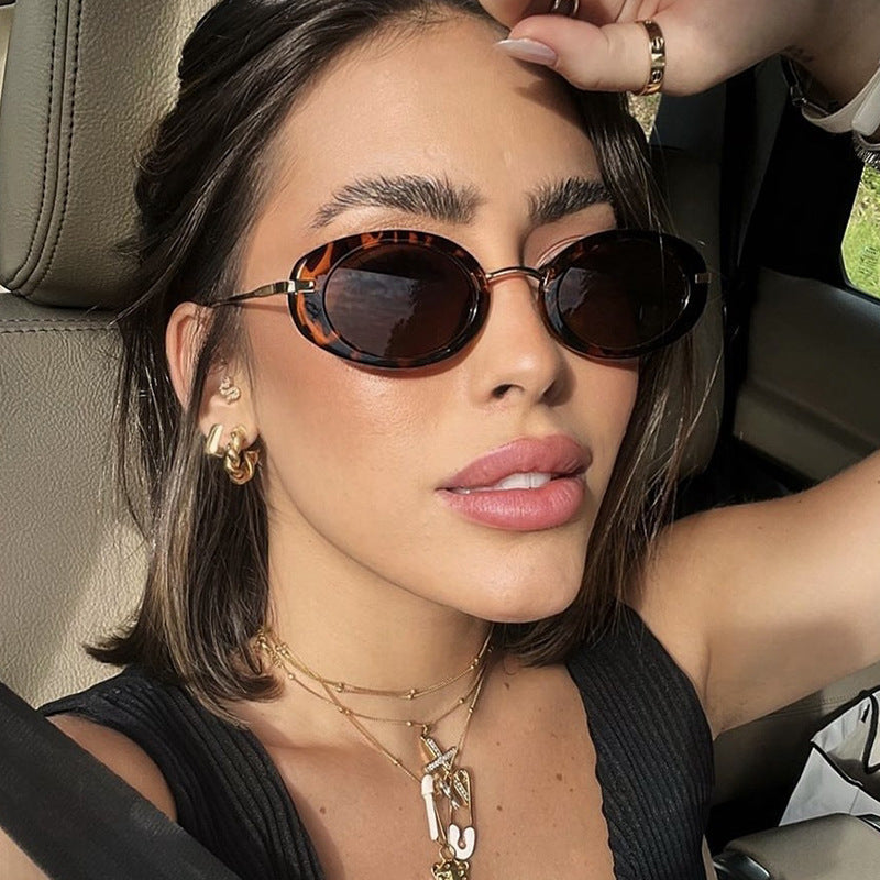 Damen modische Sonnenbrille im eleganten Ovaldesign Brehn