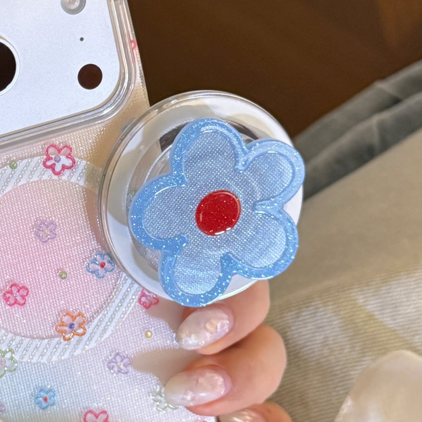 Niedlicher Blüten-Anstecker Brehn