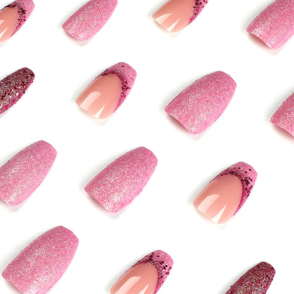 Kunstvolle Nagelverlängerungen mit glitzernden Akzenten Brehn