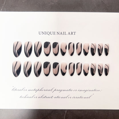 Stylische abstrakte Press-On-Nagelspitzen