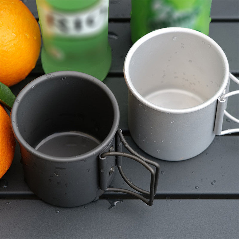 isolierter Edelstahl Smiley-Gesicht Becher mit wiederverwendbarem Deckel, rutschfester Unterseite und kinderfreundlichem Griff Brehn