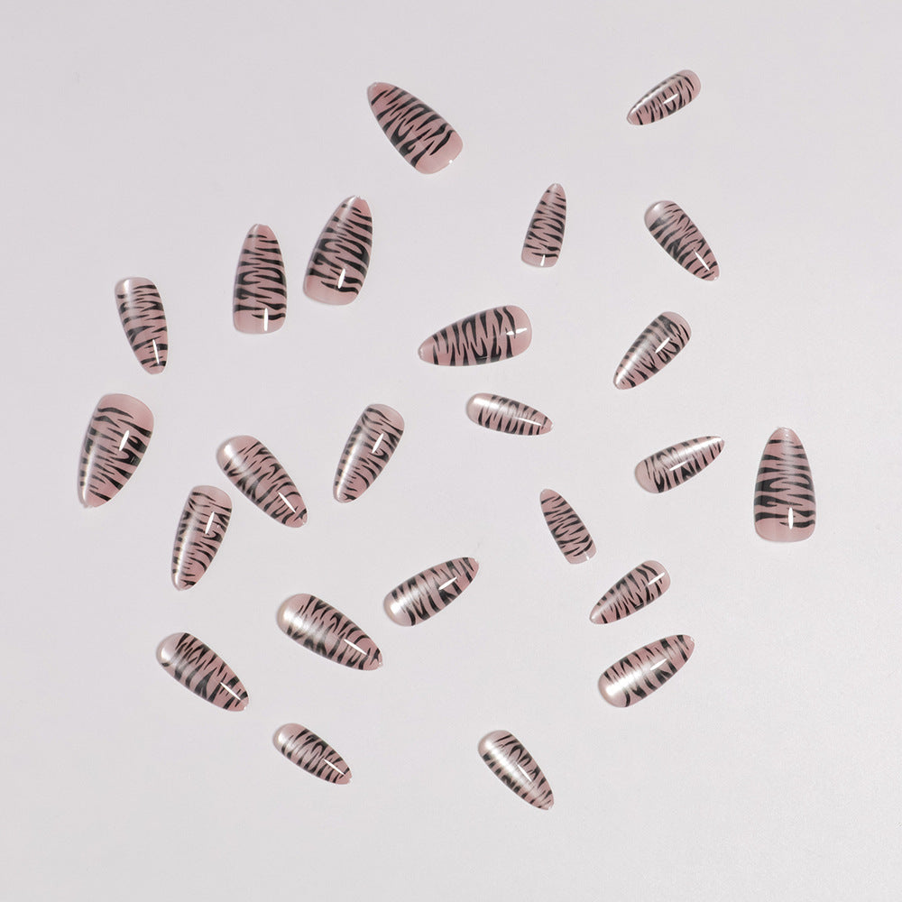 Künstlerisches Druck-Nagelset mit Tigerstreifen-Design Brehn