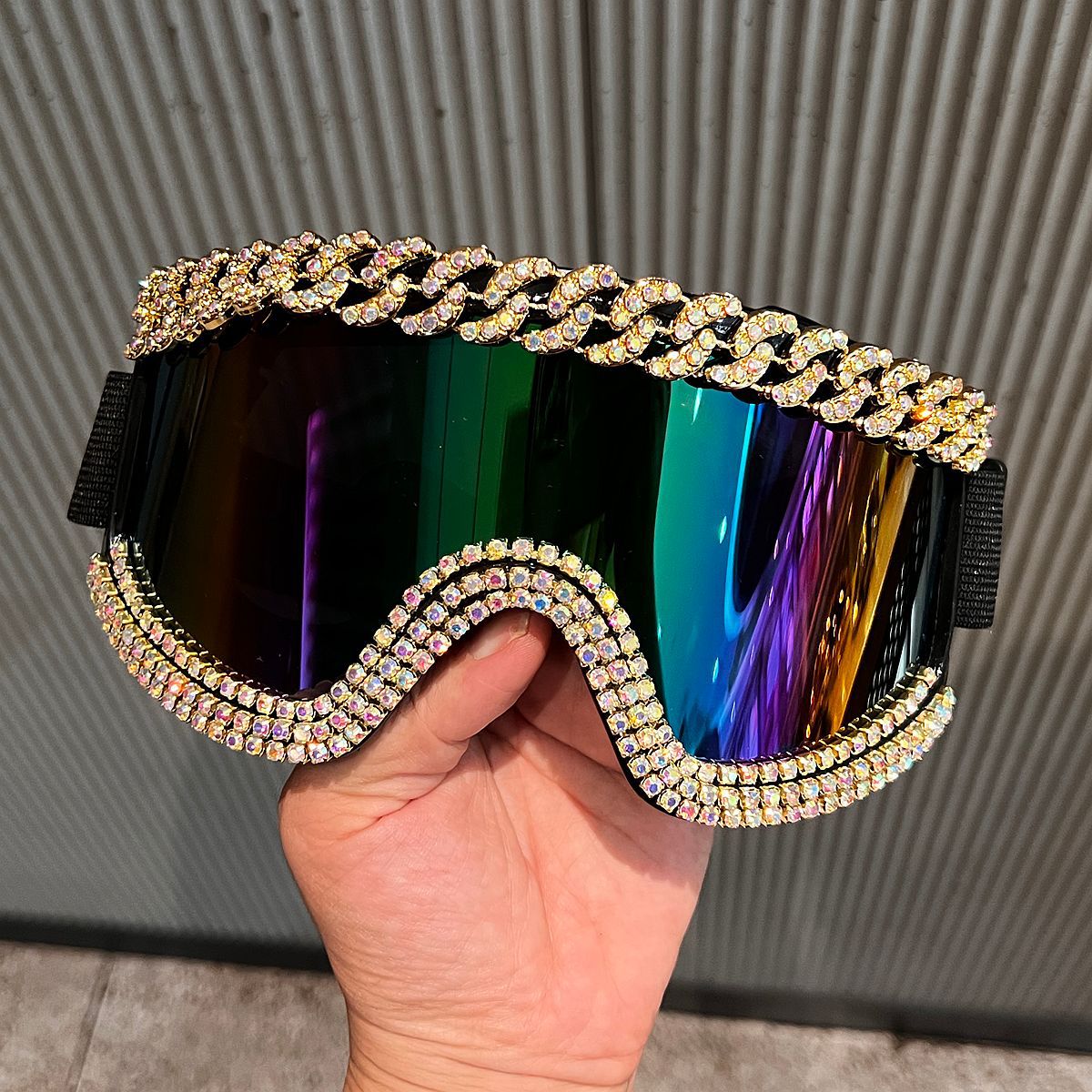 Damen Skibrille mit glamourösem Kristallrahmen Brehn
