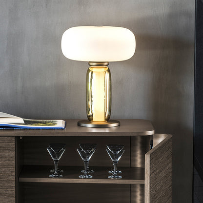 Moderne künstlerische Tischlampe mit elegantem Glassdesign