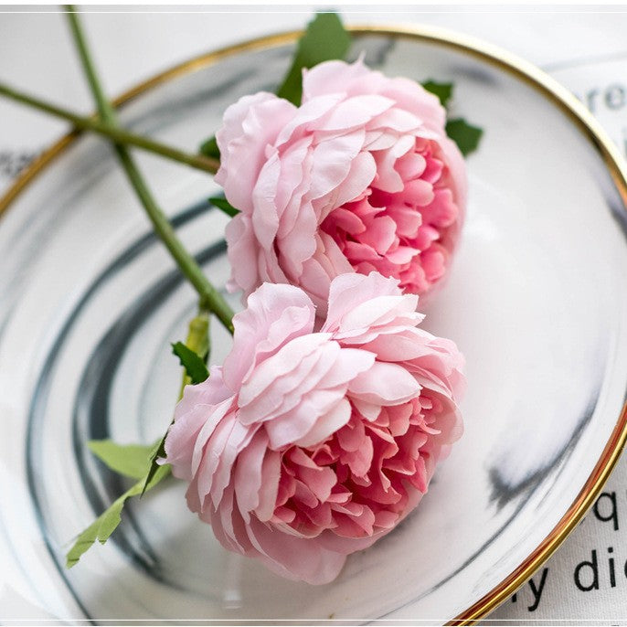 Elegante dekorative Kunstblumenstiel