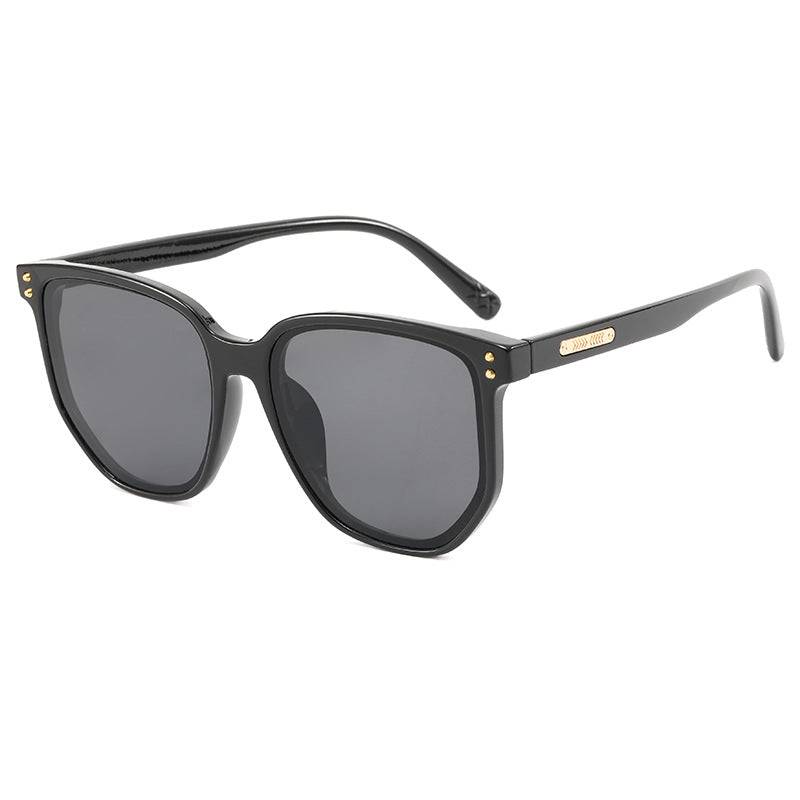 Damen modische Oversized-Sonnenbrille mit robustem Kunststoffrahmen Brehn