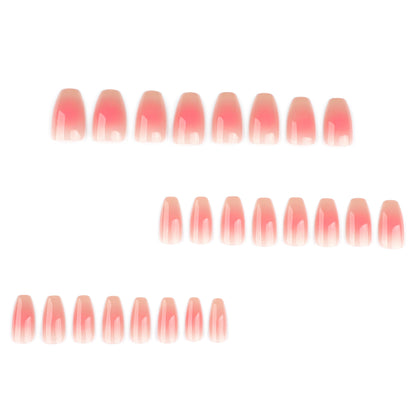 Stilvolle Nagelverlängerungen mit elegantem Ombre-Design Brehn