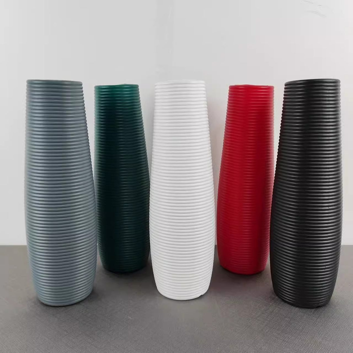 Moderne gerippte dekorative Vase Brehn