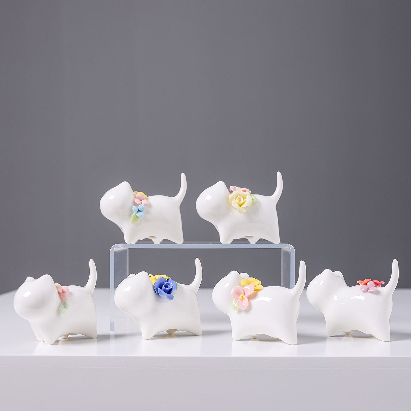 Dekorative Keramik-Hundefigur
